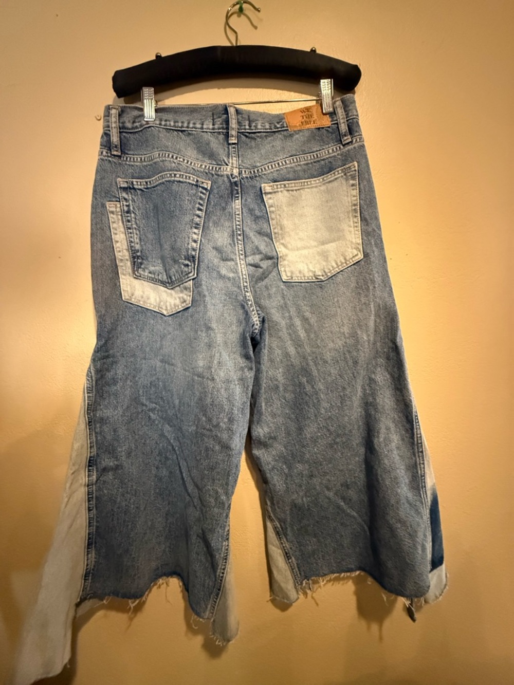 We The Free Two-Tone Blue Split-Hem Wide Leg Cropped Jeans - Picture 5 of 6